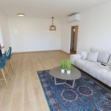 דירה בטורקיז Apartment Hadera Exterior photo
